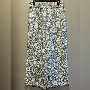 Nicole Miller Blue and White Floral wide leg pants with Elastic Waist Sz M
